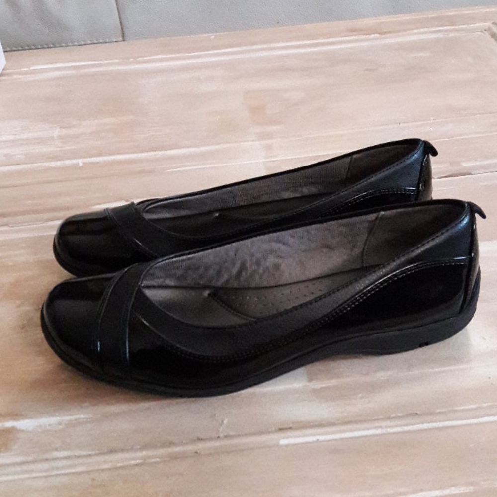 Life Stride flats size 7M